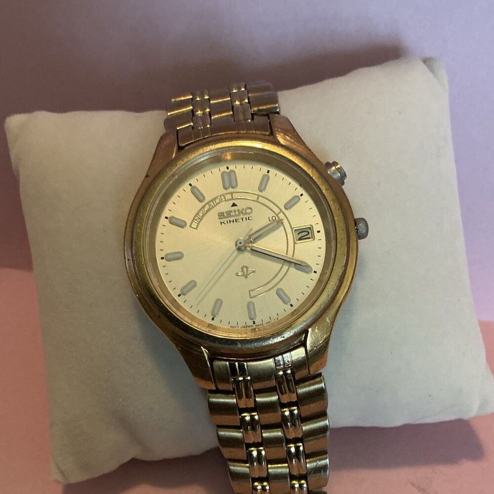 Seiko Kinetic Mens Vintage Gold Tone Analog Quartz Date Bracelet Watch
